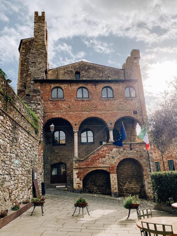 Вилла La Casa Nel Castello E Il Giardino Segreto Суверето Экстерьер фото
