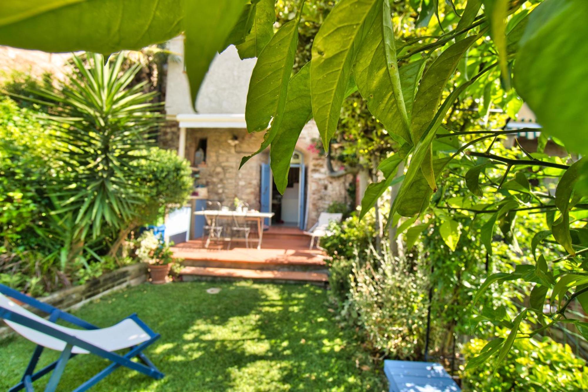 Вилла La Casa Nel Castello E Il Giardino Segreto Суверето Экстерьер фото