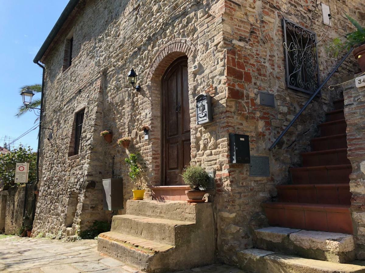 Вилла La Casa Nel Castello E Il Giardino Segreto Суверето Экстерьер фото